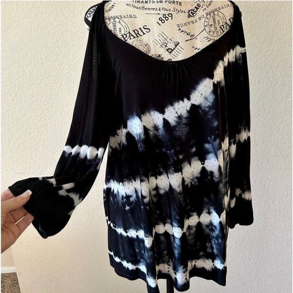 INC International Concepts soft navy tie dye tunic top peekaboo shoulders XL - Picture 2 of 5